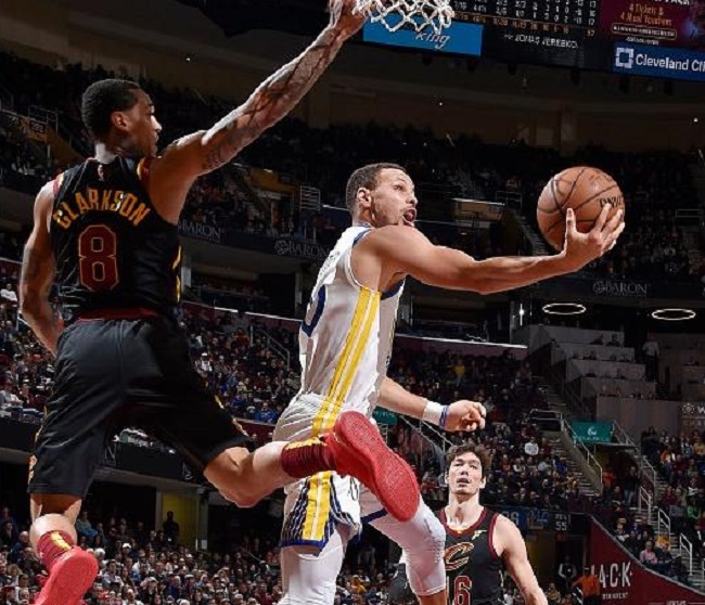 多以防守反 多以防守反