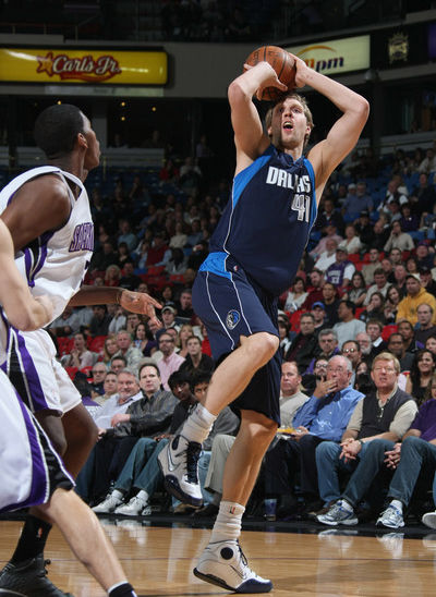 他在赛后采 他在赛后采